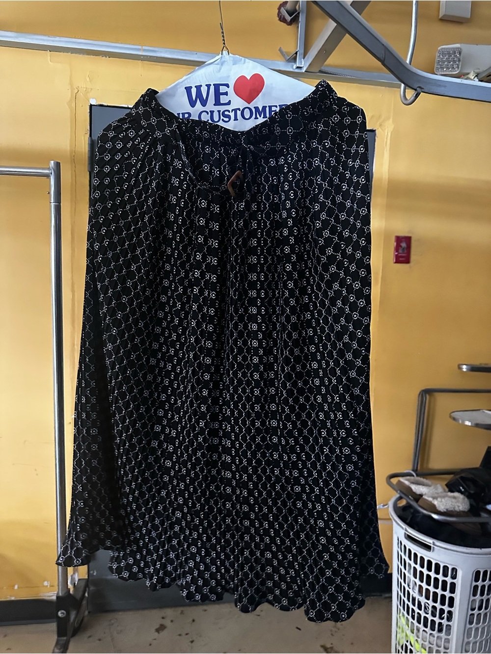 Alice + Olivia Black Maxi Skirt with White Pattern